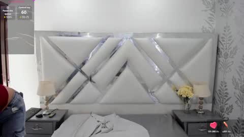 Selena reyess online show from September 22, 7:07 pm