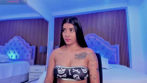 selenastonne online show from November 25, 10:30 pm