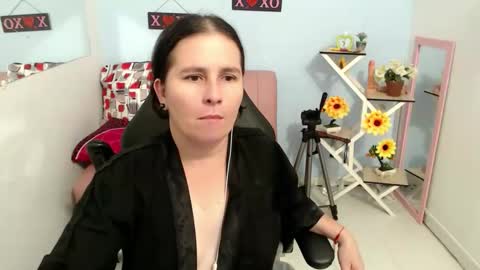 Snapshot of selene_mom chatting on September 20, 7:06 pm selene online show from September 20, 7:06 pm