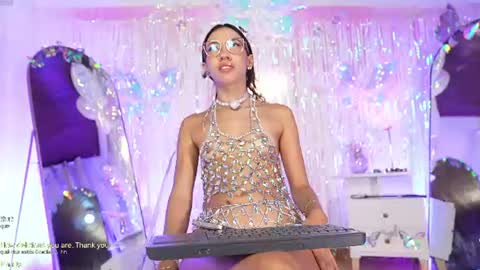  Sel Your Little butterfly  online show from June 16, 1:31 am