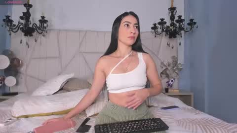 Snapshot of selenee__ chatting on March 9, 3:27 pm Selenee online show from March 9, 3:27 pm
