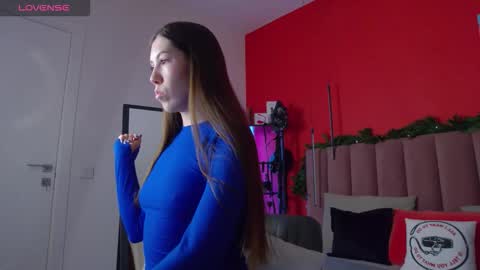 Nicole online show from December 1, 1:47 am