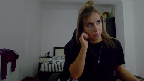 sellena_angel online show from November 12, 8:11 pm