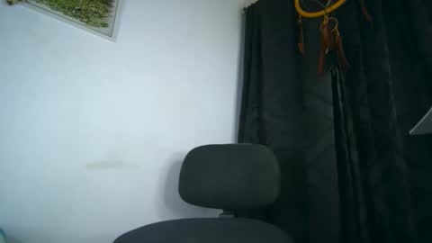 sem_alas online show from November 9, 12:36 am