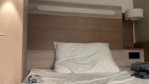 semi40 online show from February 14, 6:40 pm