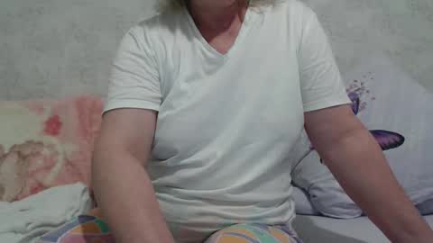 Snapshot of seniorita333 chatting on February 3, 7:07 am Lenna online show from February 3, 7:07 am