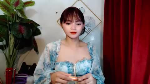 Snapshot of sensational_yeng chatting on October 16, 8:25 am sensational_yeng online show from October 16, 8:25 am