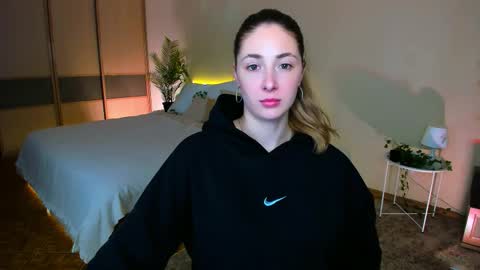 Snapshot of sensitiveheartt chatting on October 8, 8:37 pm sensitiveheartt online show from October 8, 8:37 pm