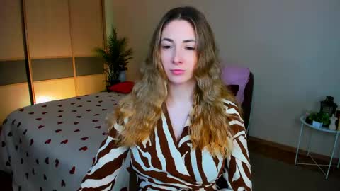 sensitiveheartt online show from May 24, 11:50 am