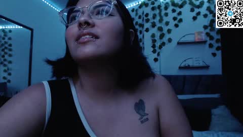 Camille and sophie online show from December 30, 1:04 am