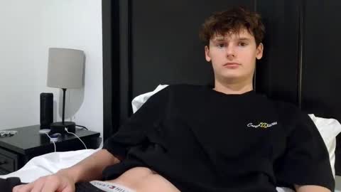 Cam online show from May 1, 4:17 am