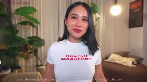Snapshot of sensualcherry_ chatting on October 2, 11:47 pm Maria- OF sensual bee online show from October 2, 11:47 pm