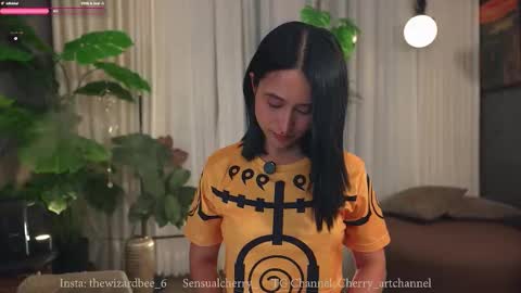 Snapshot of sensualcherry_ chatting on October 15, 12:14 am Maria- OF sensual bee online show from October 15, 12:14 am