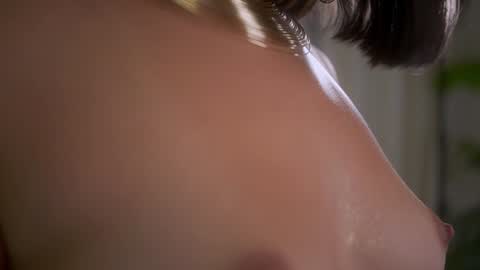 Snapshot of sensualcherry_ chatting on February 1, 2:47 am Maria- OF sensual bee online show from February 1, 2:47 am