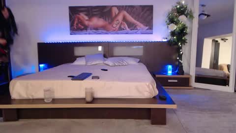 Snapshot of sensualhallie chatting on February 28, 6:20 pm Hallie online show from February 28, 6:20 pm