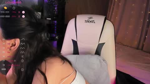 Snapshot of sensualily chatting on October 10, 2:45 pm Kiki online show from October 10, 2:45 pm