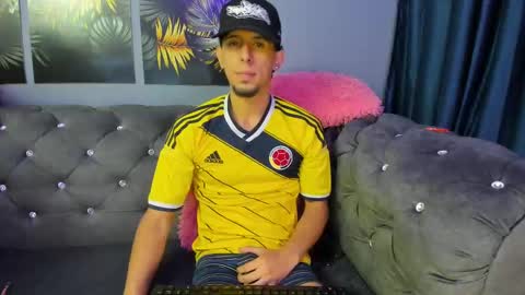 Snapshot of sensualsoulss chatting on October 17, 12:42 pm sensualsoulss online show from October 17, 12:42 pm