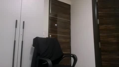 Sentient Being online show from November 3, 7:04 pm