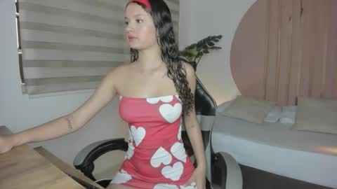 seraphine_lark online show from February 16, 7:01 pm