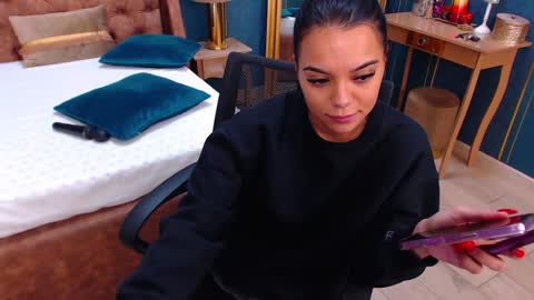 Snapshot of serena_mendez chatting on January 25, 12:58 pm Serena online show from January 25, 12:58 pm
