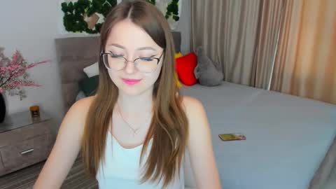 Snapshot of sereneflame chatting on February 9, 7:15 am Ophelia online show from February 9, 7:15 am
