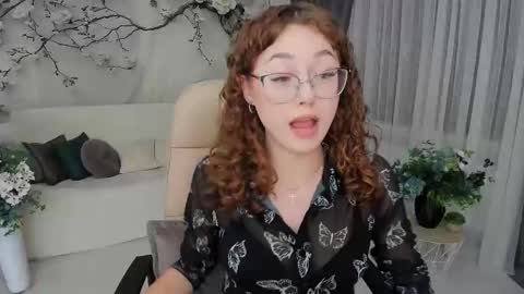 Snapshot of sereneflame chatting on September 24, 4:36 pm Ophelia online show from September 24, 4:36 pm