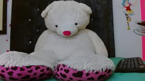 Snapshot of serenityroche chatting on September 8, 8:08 pm serenityroche online show from September 8, 8:08 pm