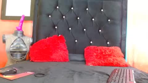 Snapshot of serenityroche chatting on January 28, 12:54 pm serenityroche online show from January 28, 12:54 pm