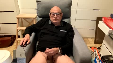 serge8413 online show from December 28, 11:26 pm