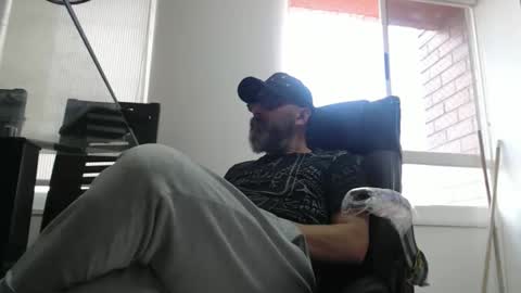 hetero serio discreto online show from December 22, 9:10 pm