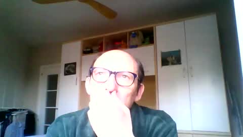 Snapshot of serrano49 chatting on October 13, 4:31 pm serrano49 online show from October 13, 4:31 pm