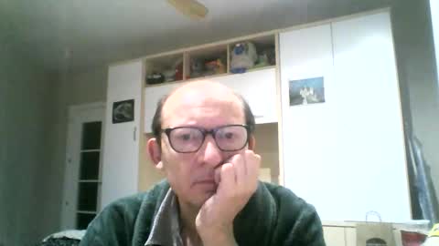 Snapshot of serrano49 chatting on October 6, 3:57 am serrano49 online show from October 6, 3:57 am