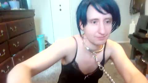 Servile Sarah online show from March 24, 9:43 pm