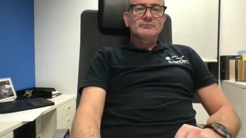 sesamechris92 online show from December 1, 5:22 pm