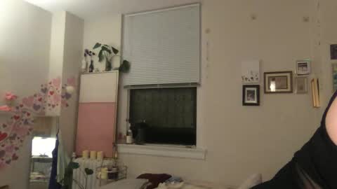 seturselfonfyre online show from February 21, 1:19 am