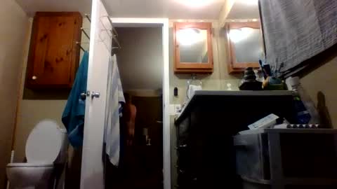Snapshot of seveninch4 chatting on December 6, 1:57 am seveninch4 online show from December 6, 1:57 am