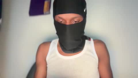 sexiboi882 online show from April 9, 11:54 pm