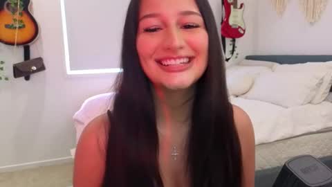 Sienna A online show from February 4, 11:52 pm