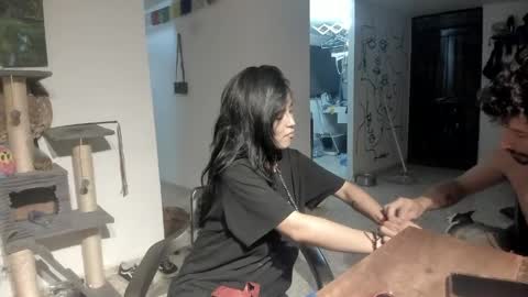         online show from April 13, 3:44 am