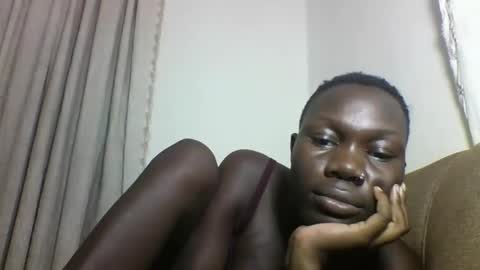 Snapshot of sexqueen02 chatting on October 28, 7:59 pm sexqueen02 online show from October 28, 7:59 pm