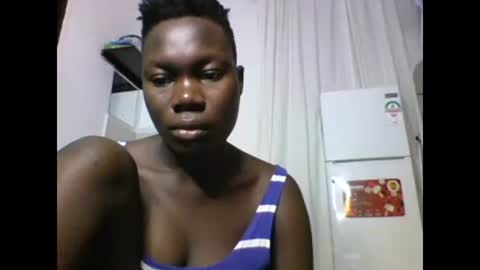 Snapshot of sexqueen02 chatting on February 3, 12:15 am sexqueen02 online show from February 3, 12:15 am