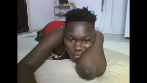 Snapshot of sexqueen02 chatting on February 12, 12:05 am sexqueen02 online show from February 12, 12:05 am