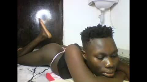 Snapshot of sexqueen02 chatting on February 22, 12:38 am sexqueen02 online show from February 22, 12:38 am