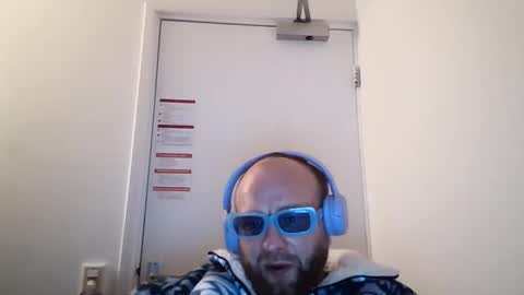 Snapshot of sexratalex chatting on October 19, 7:18 pm sexratalex online show from October 19, 7:18 pm