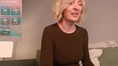 Snapshot of sexuallycorrect chatting on October 7, 7:43 pm Ray New video in bio online show from October 7, 7:43 pm
