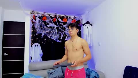 sexx_university online show from October 16, 8:25 am