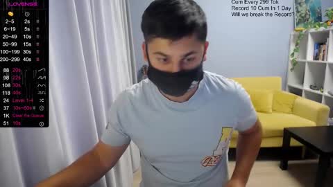 Snapshot of sexxxdickbig chatting on October 20, 7:13 am Tommy online show from October 20, 7:13 am