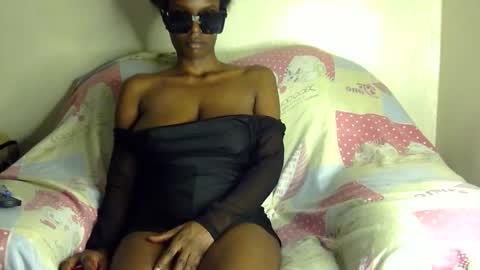 Snapshot of sexxy_boobiess chatting on September 27, 6:44 am Natural boobs online show from September 27, 6:44 am