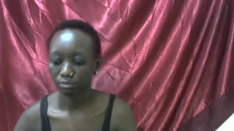 Snapshot of sexxy_veee chatting on October 5, 3:48 am sexxy_veee online show from October 5, 3:48 am