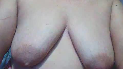 Snapshot of sexxyicee69 chatting on October 13, 10:17 am misslovely j online show from October 13, 10:17 am